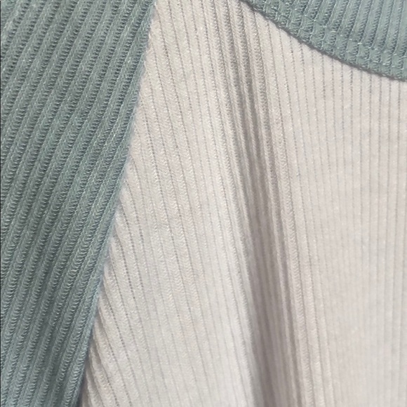 Long sleeved, shoulder-less, ribbed tee - Picture 3 of 3